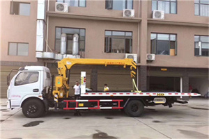 嘉峪关附近汽车轮胎更换